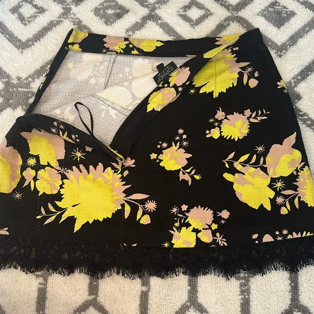 Topshop Black Floral Print Mini Skirt US4 UK8 from ASOS - Picture 4 of 7